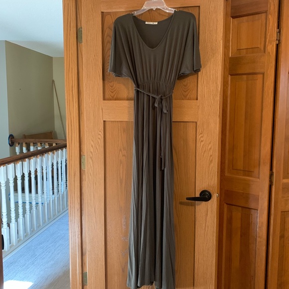Beachcoco Short Sleeve Maxi Dress - Olive Large - Picture 2 of 3